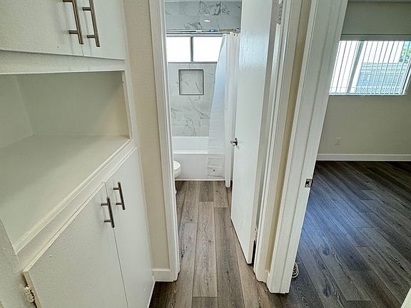 5th image of 2120 Vanderbilt Ln #4
