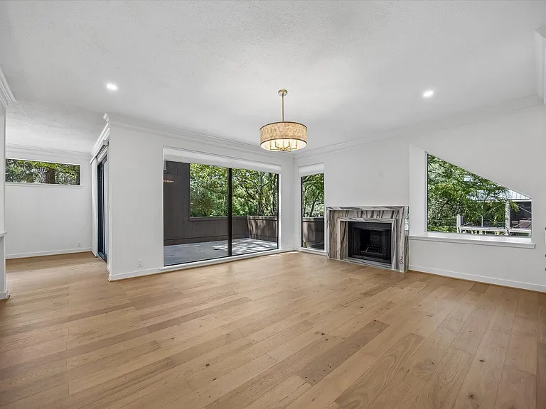 201 Litchfield Ln — Photo 6