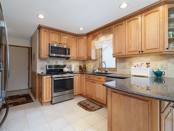 2nd image of 13308 S Columbine Cir