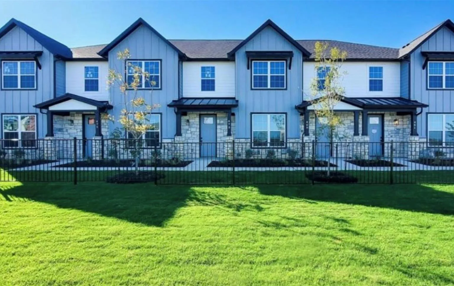 1 bed, 1.5 bath, 852 sqft, $750 — Photo 1