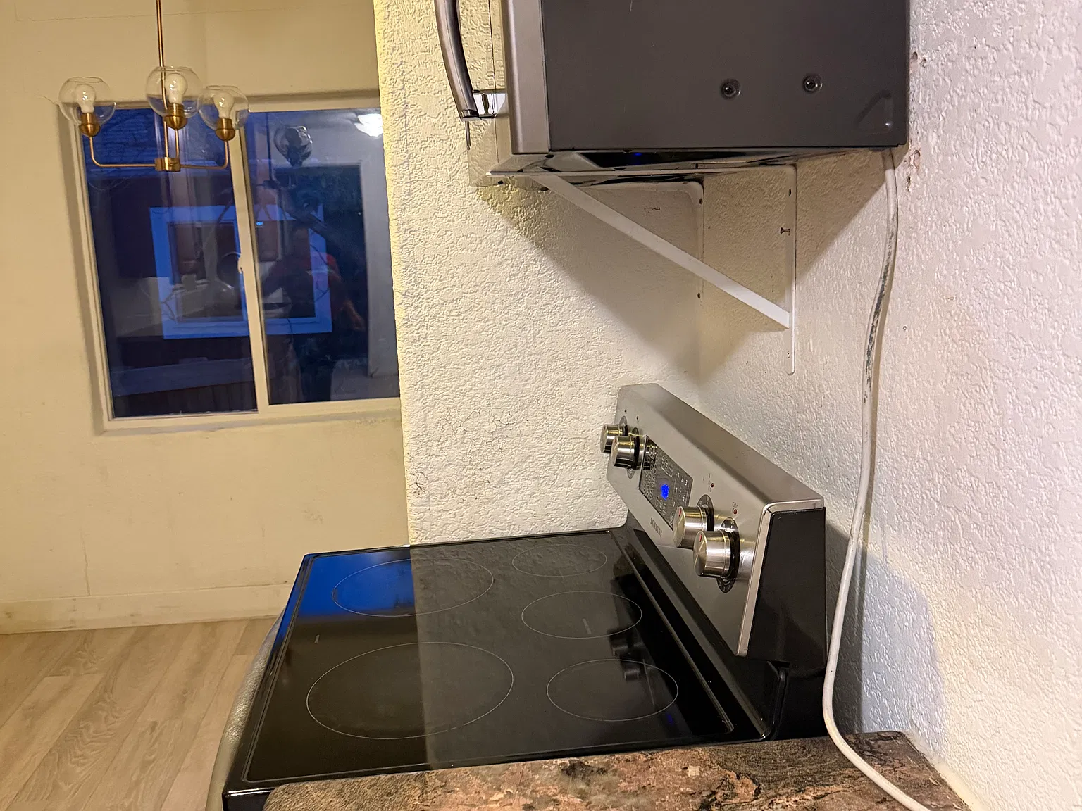 2 bed, 1066 sqft, $1,900 — Photo 3
