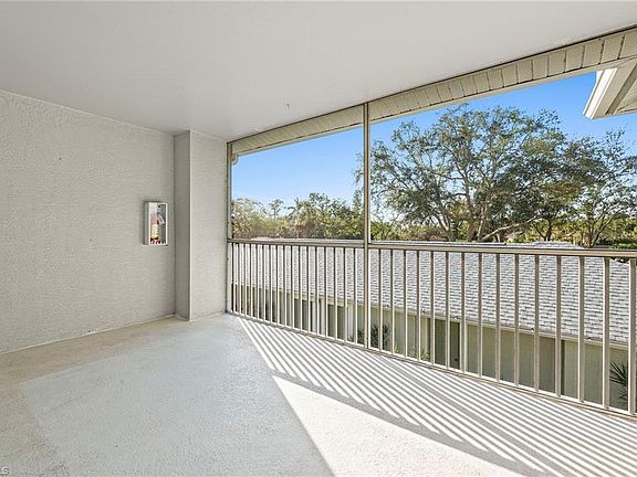 4th image of 26751 Clarkston DR #201