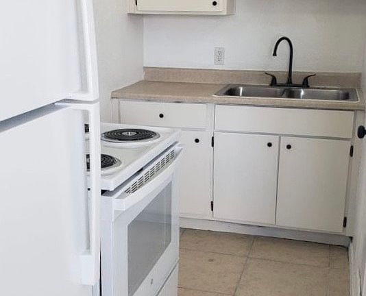 3rd image of 4512 Arlen Ave APT A