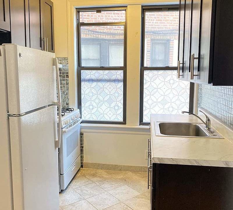 1st image of 3423 43rd St APT 3R