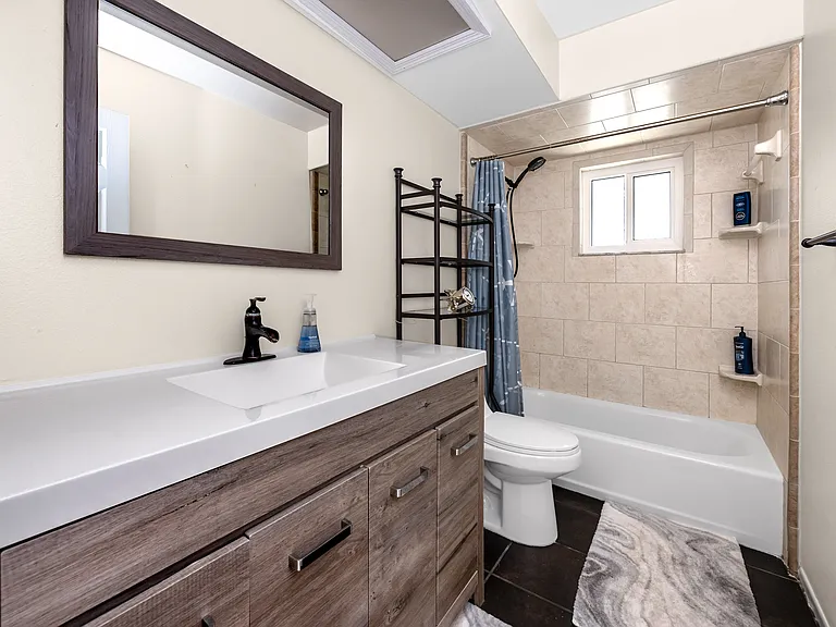 12103 71st Way - Bathroom 2