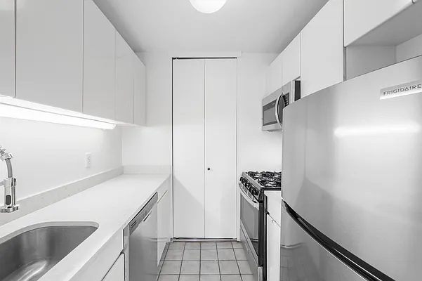 Rented by Tabak Real Estate | media 6