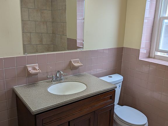 4th image of 6456 S Whipple St #1S