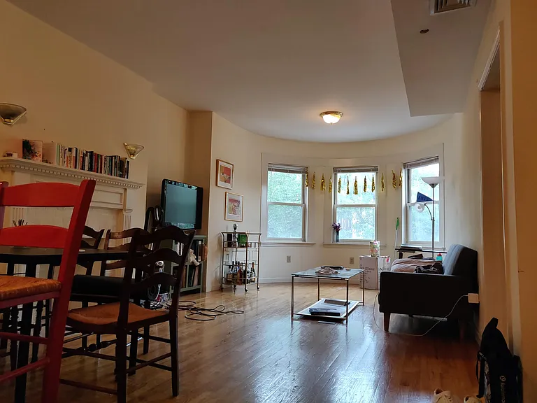 152 Harvard St #1 — Photo 6