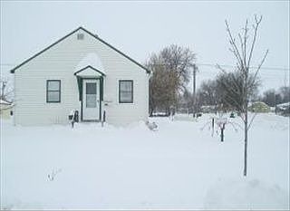 2nd image of 224 4th St NE