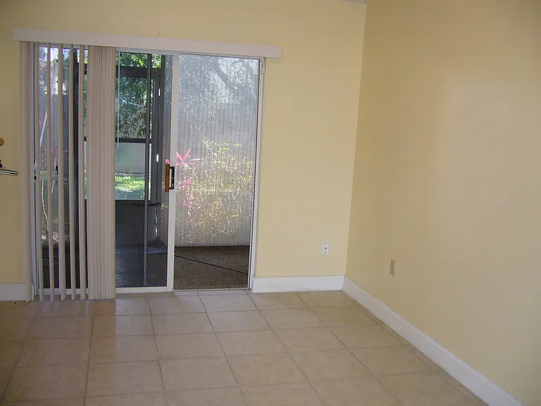 707 Florida Palms Ct — Photo 4