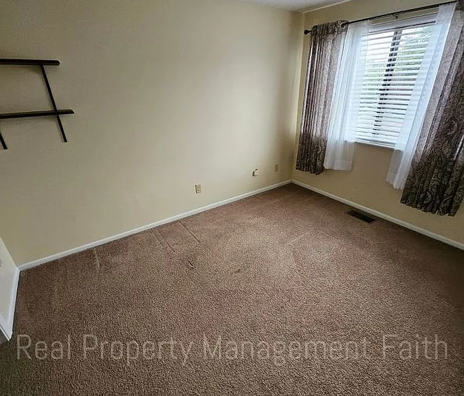 14 Greenwood Trl N — Photo 14