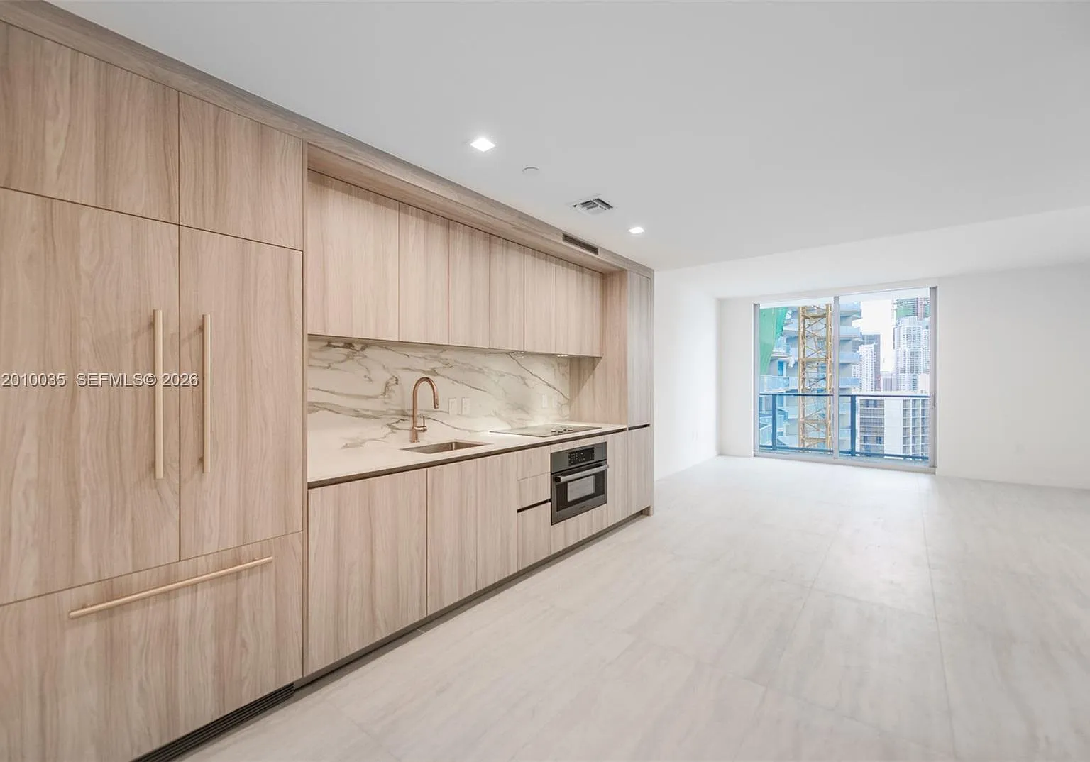 Viceroy Residence — Photo 2