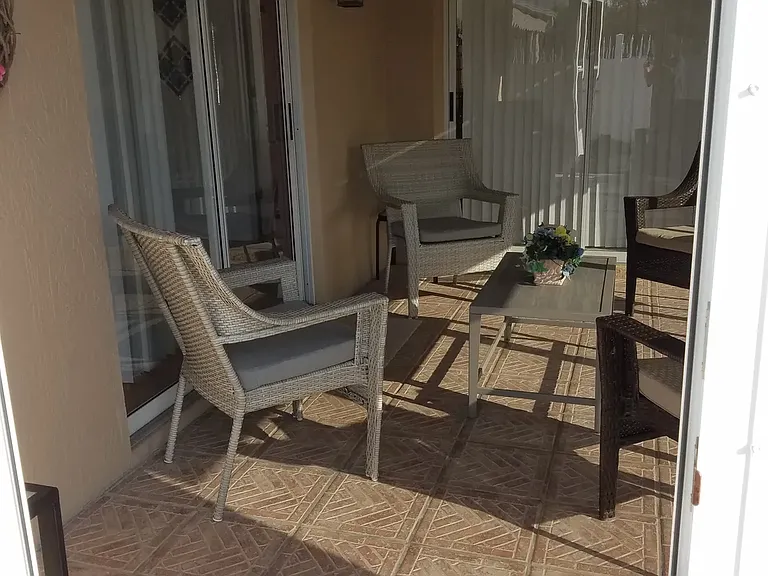 1826 Athens Ln — Photo 16