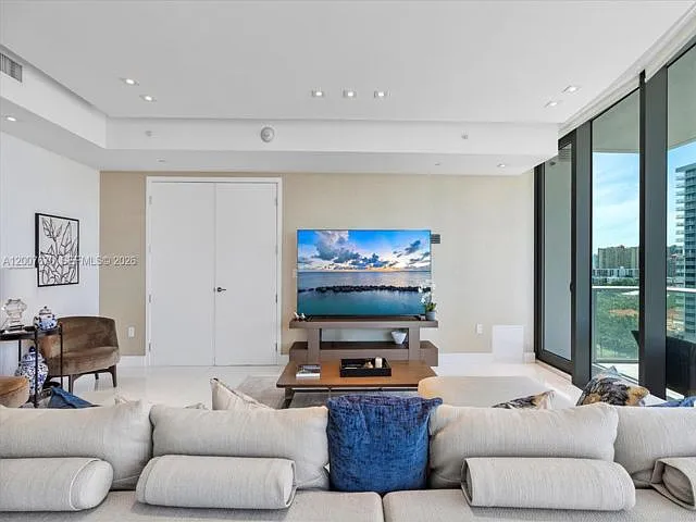 17475 Collins Ave #504 — Photo 17