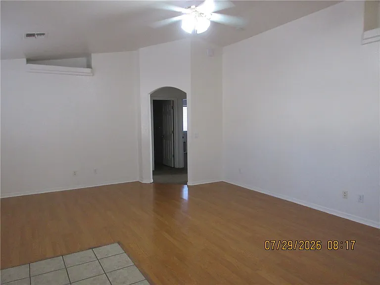 2803 Wallapai Ave — Photo 2