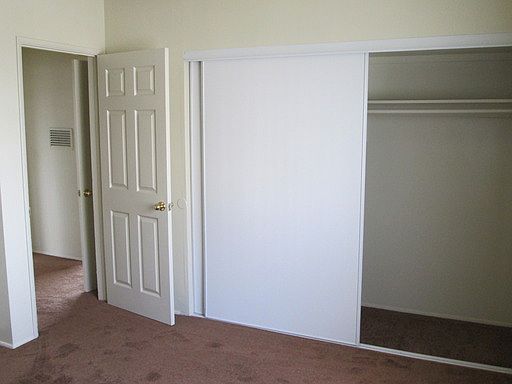 4th image of 947 Myrtle Ave APT 04