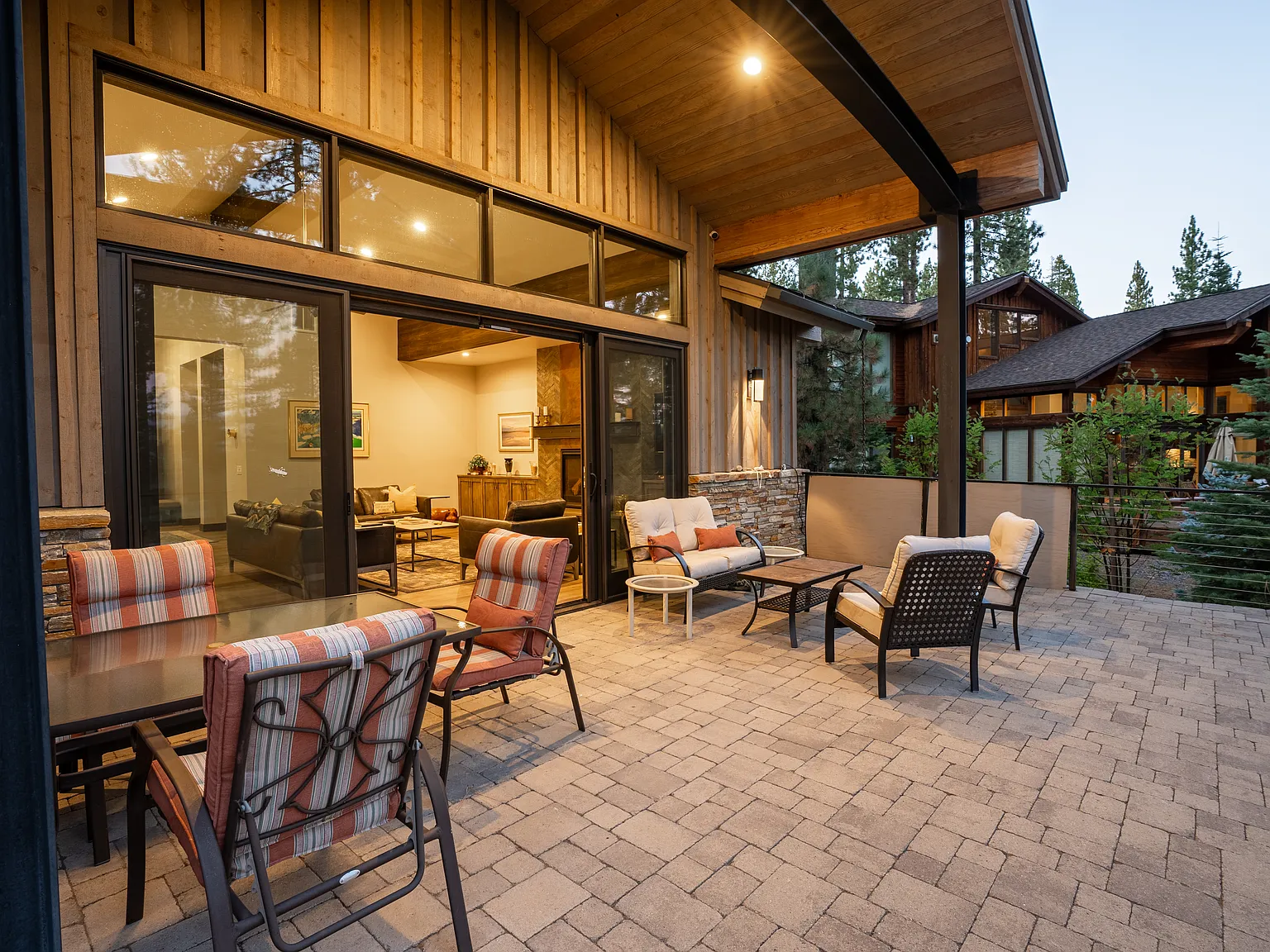 9265 Heartwood Dr — Photo 3