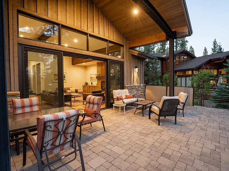 9265 Heartwood Dr — Photo 3