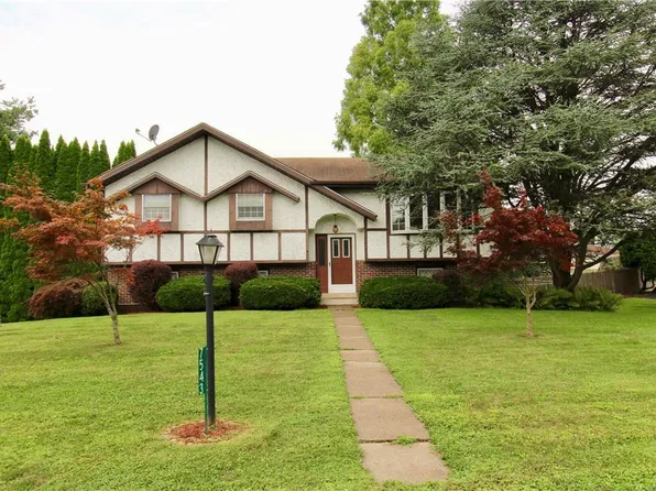 7543 Franks Dr E, Bath, PA 18014