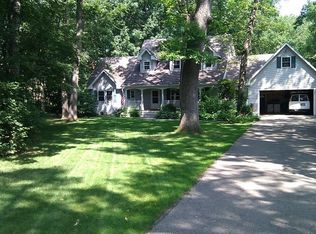 2607 N Shore Dr, Delavan, WI 53115