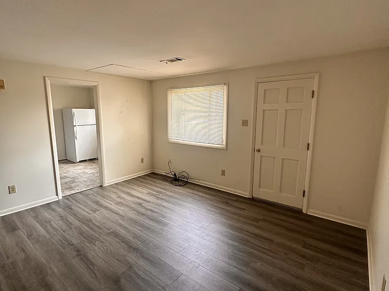 114 E 8th St #5 — Photo 4