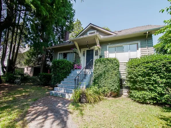 807 Sangster Pl, New Westminster, BC V3L 4L7