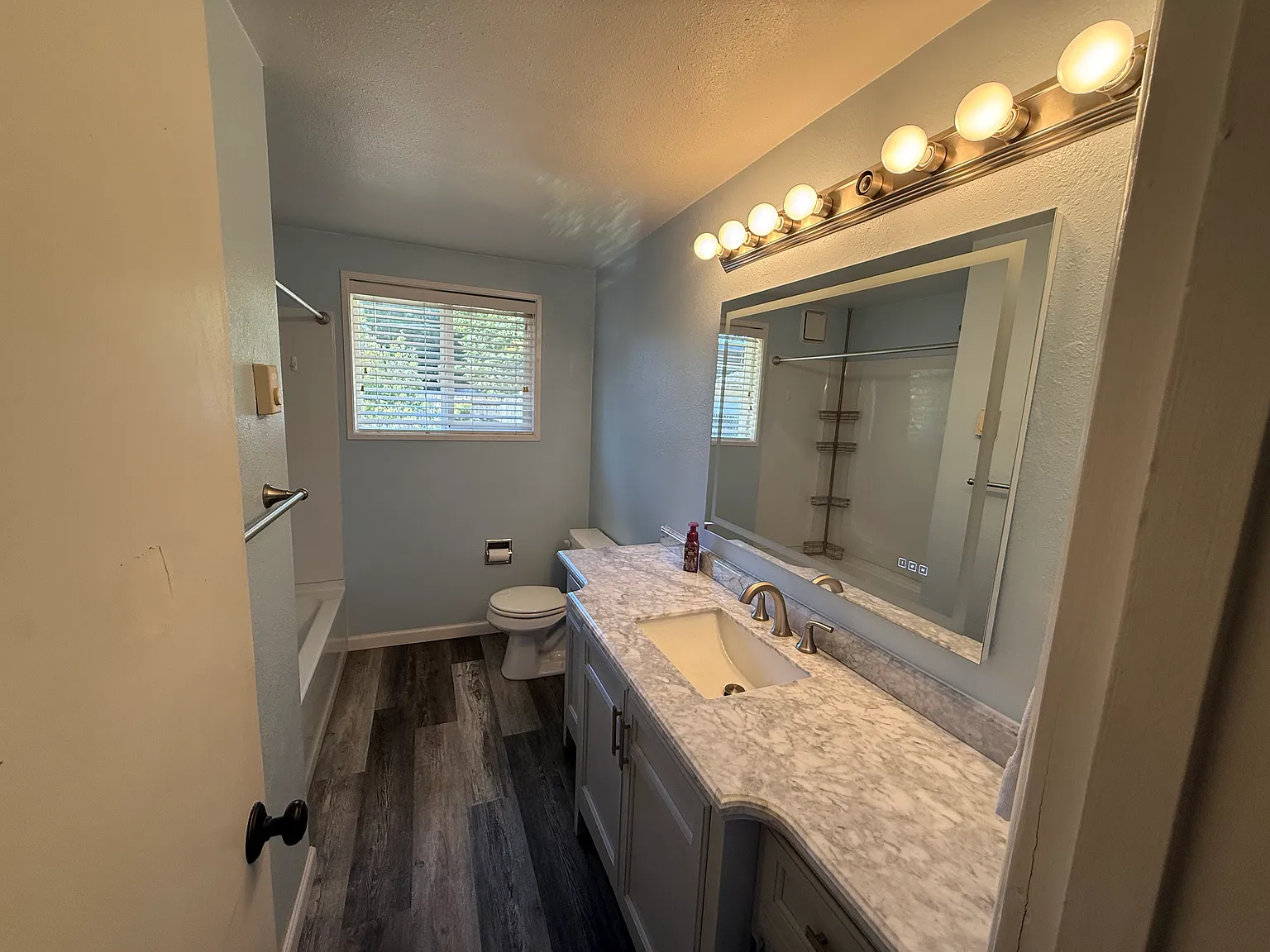 3 bed, 1164 sqft, $2,300 — Photo 4