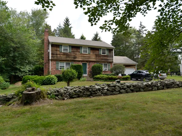 23 Yorktown Circle, Trumbull, CT 06611