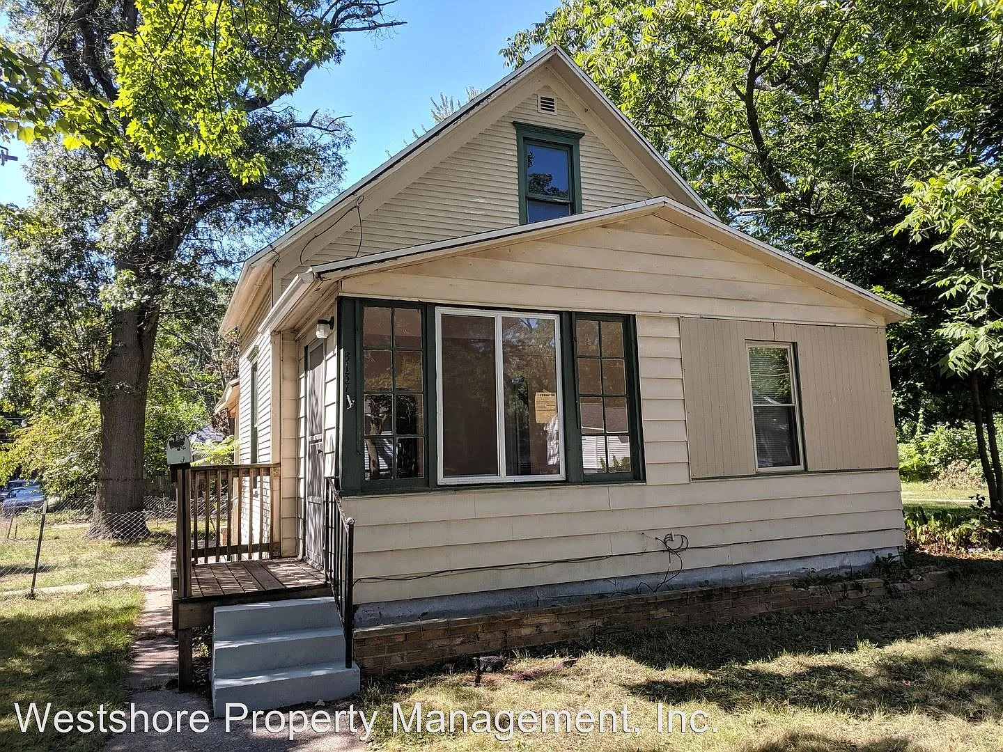 3137 Sanford St photo 1
