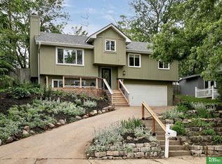 1708 Farrell Dr, Bellevue, NE 68005