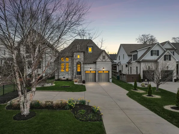 1110A Biltmore Dr, Nashville, TN 37204