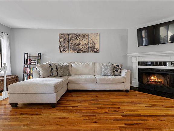 5th image of 109 Peddlars Dr #109