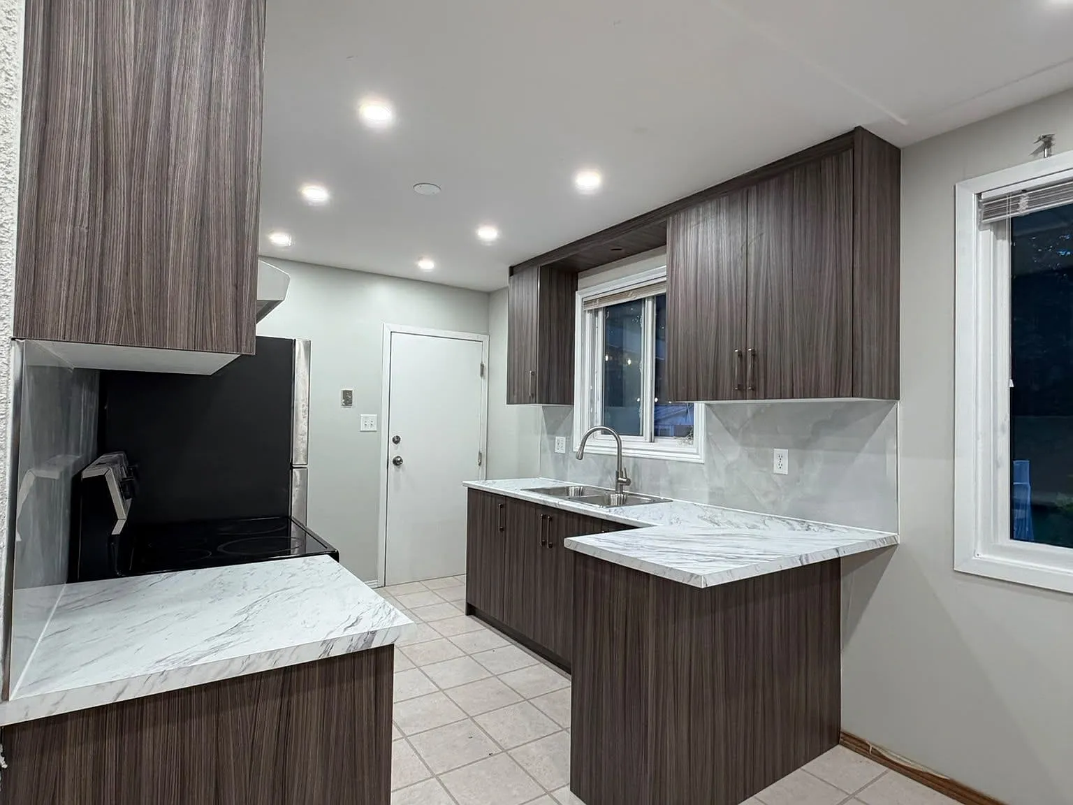 3 bed, $2,500 — Photo 2