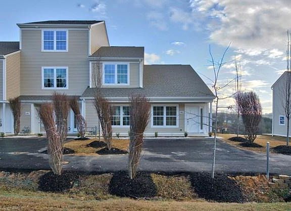 2nd image of 480 Pin Oak Dr NW