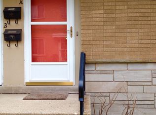 5016 Suffield Ct, Skokie, IL 60077