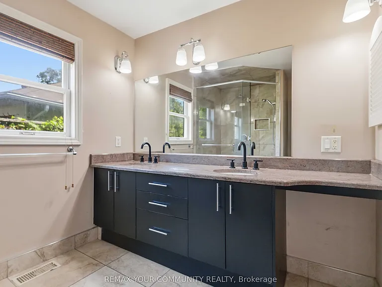 314 The Queensway S — Photo 21