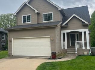 6814 Meadow Ct, West Des Moines, IA 50266