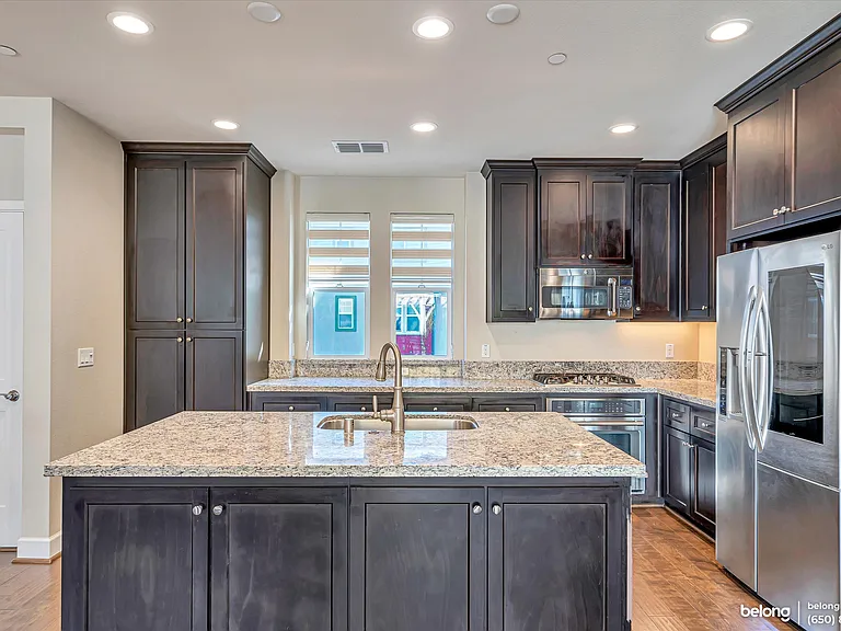 389 Basswood Cmn #10 — Photo 9