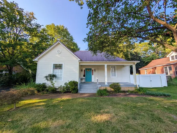 112 White St, Martin, TN 38237
