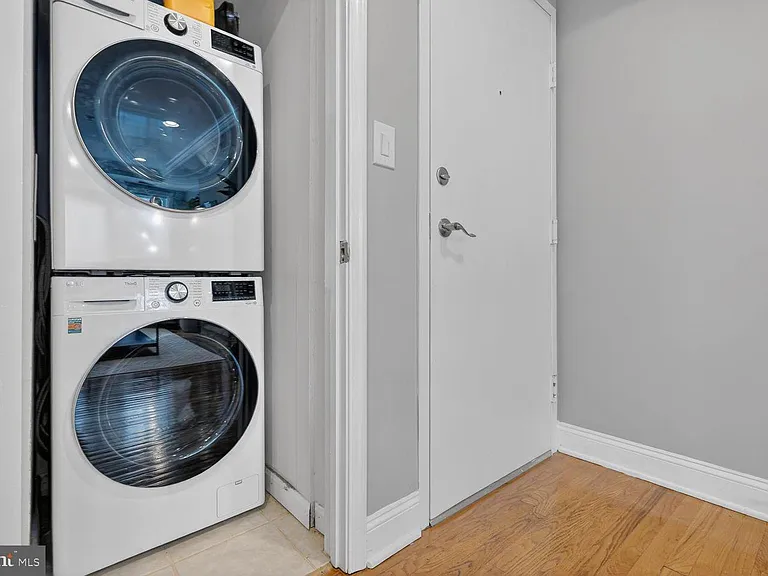 712 Marietta Pl NW #204 — Photo 6