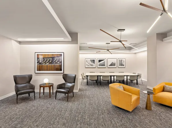 100 United Nations Plaza image 15 of 15