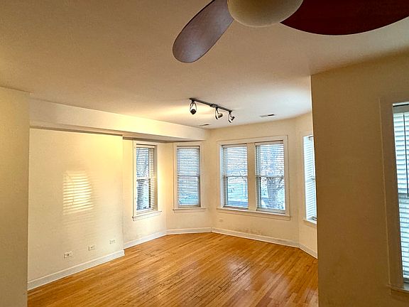 3rd image of 3108 W Eastwood Ave APT 1