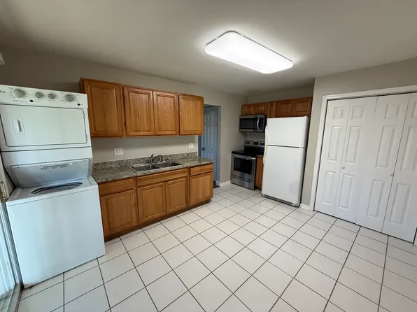 6739 W 130th Ave #C, Cedar Lake, IN 46303