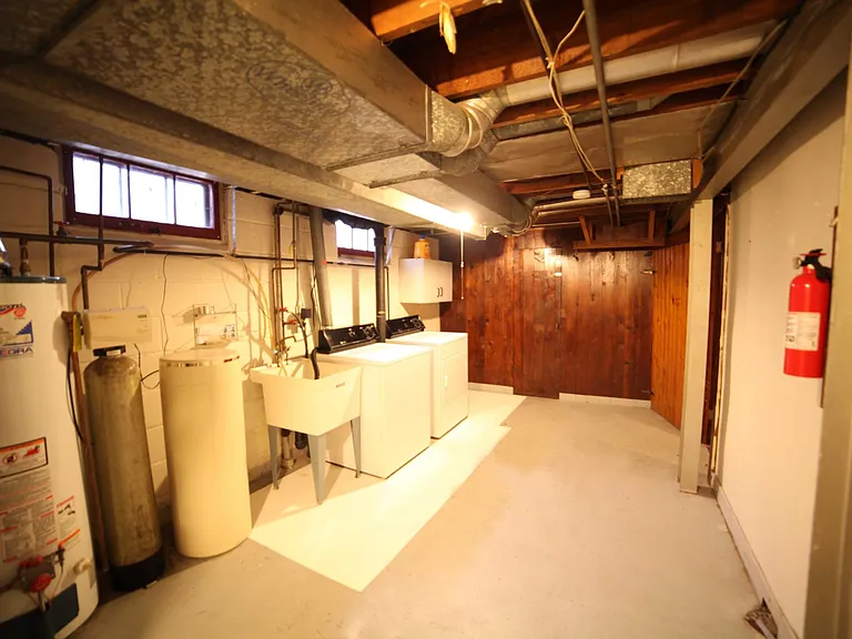 1023 Marie Ave — Photo 7