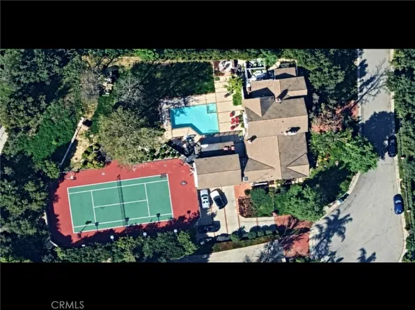 21222 Mulholland Dr, Woodland Hills, CA 91364