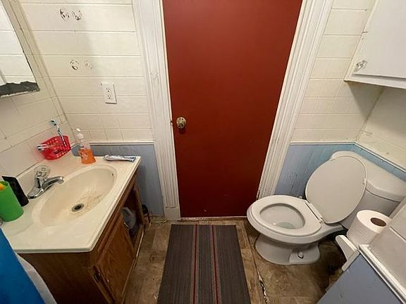 Full bathroom