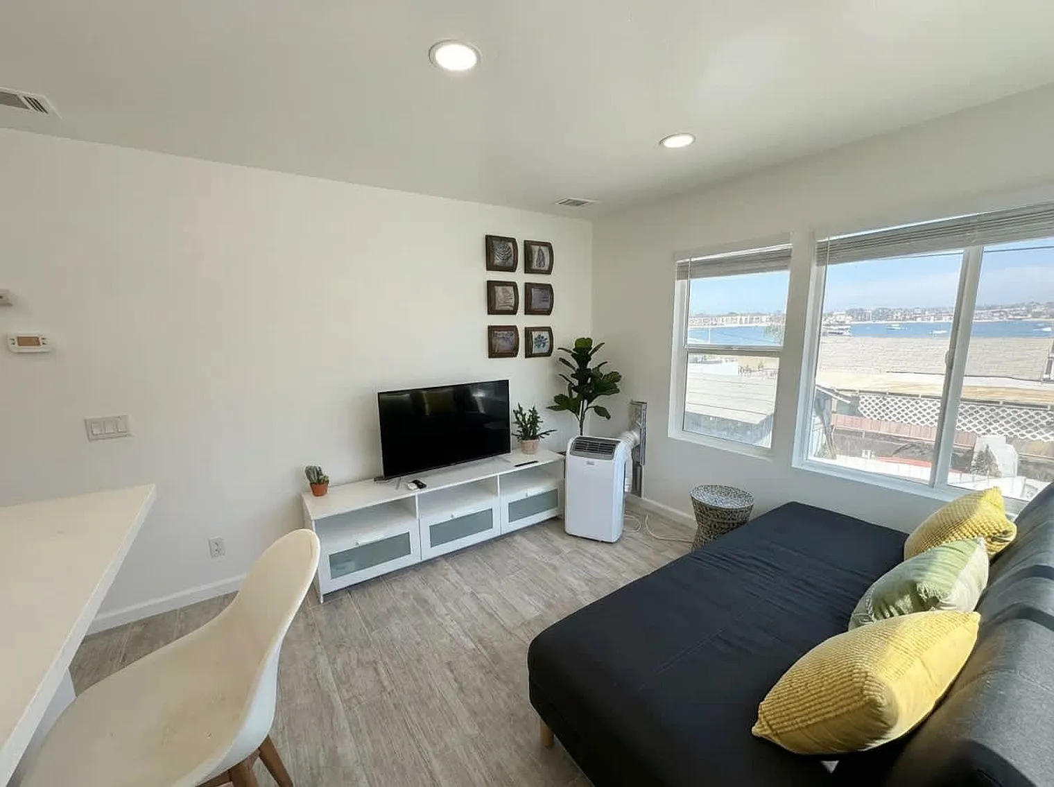 1 bed, 1.0 bath, 365 sqft, $4,415 — Photo 3
