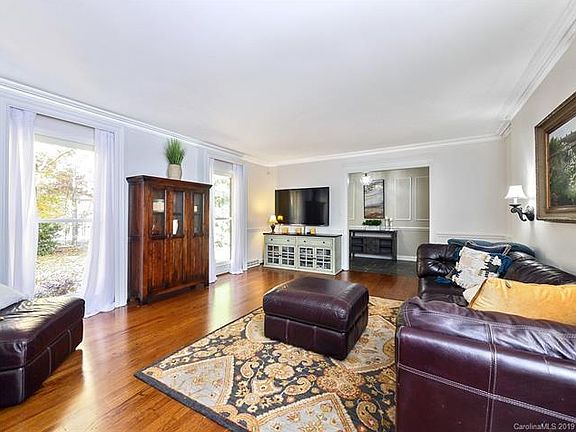 4th image of 5300 Lancelot Dr