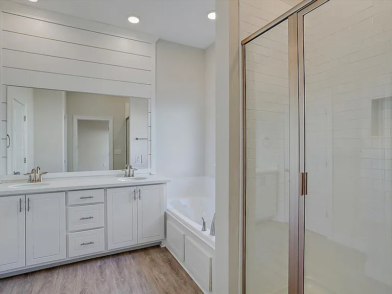 707 Heartwood Ln — Photo 7
