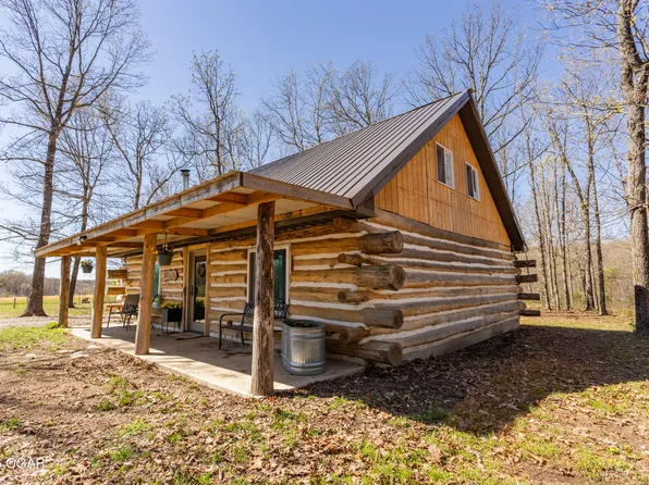 3644 Highway W, Aurora, MO 65605